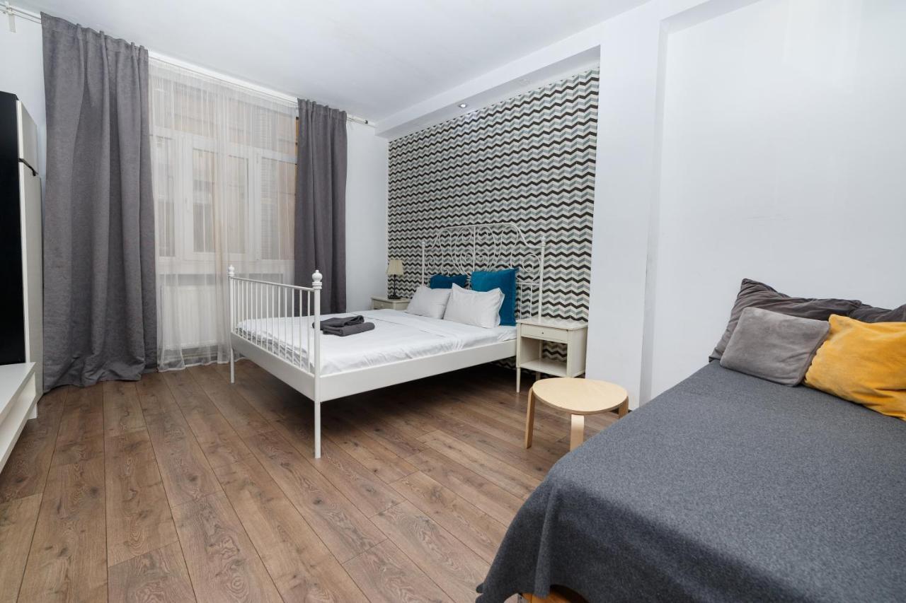 Color Apartments Franceza St Bucarest Esterno foto