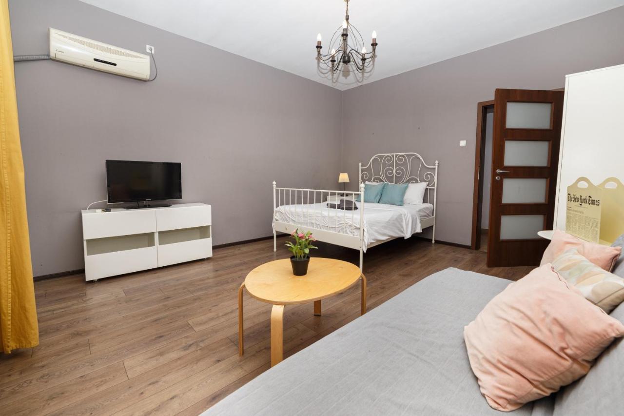 Color Apartments Franceza St Bucarest Esterno foto