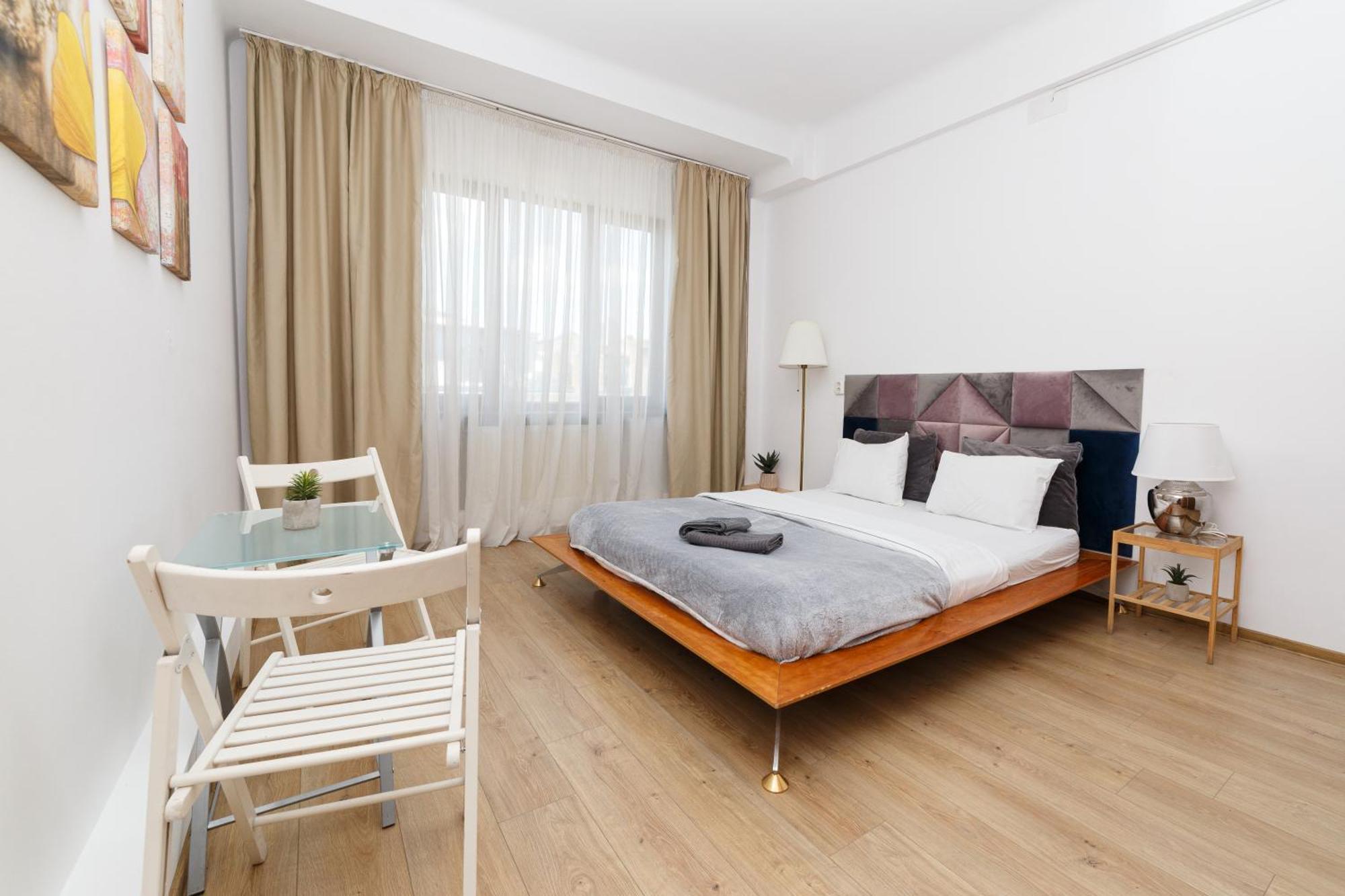 Color Apartments Franceza St Bucarest Esterno foto