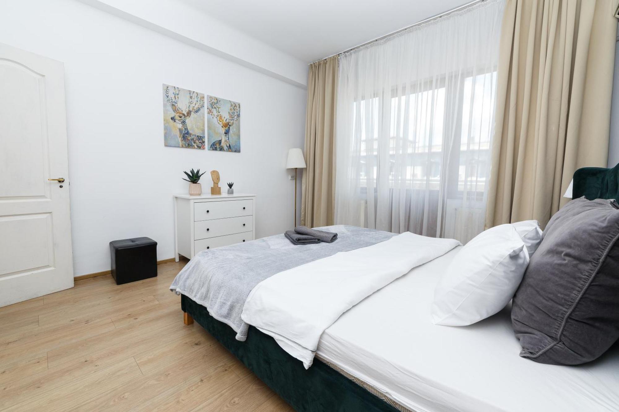 Color Apartments Franceza St Bucarest Esterno foto