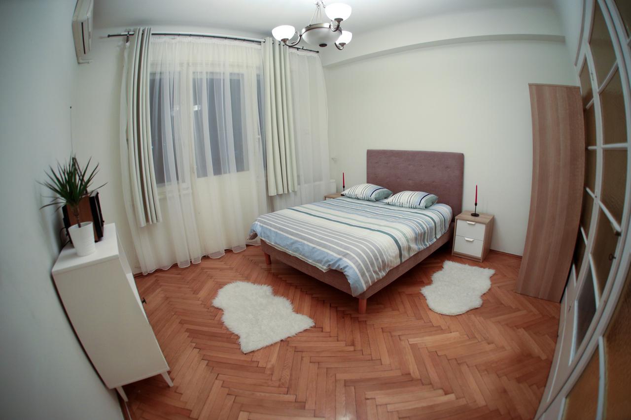 Color Apartments Franceza St Bucarest Esterno foto