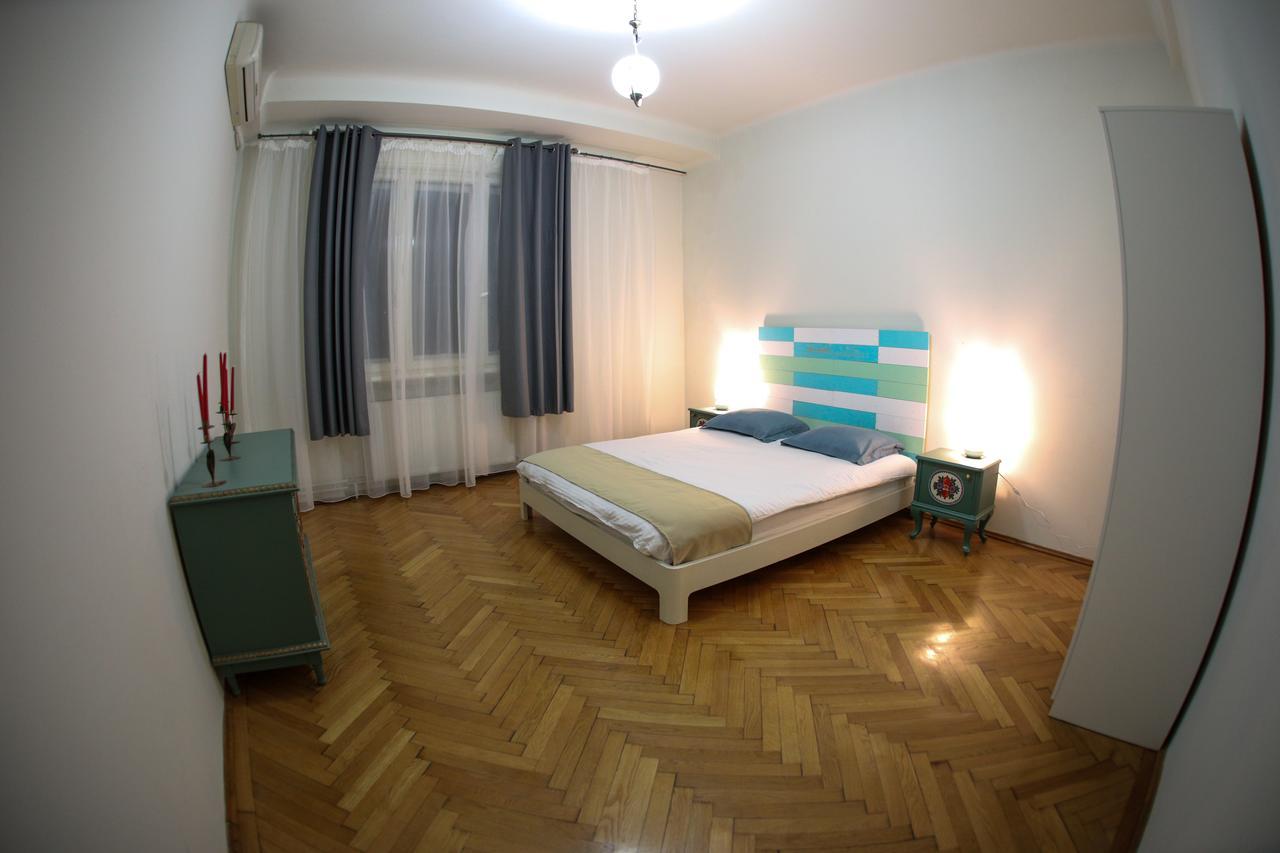 Color Apartments Franceza St Bucarest Esterno foto