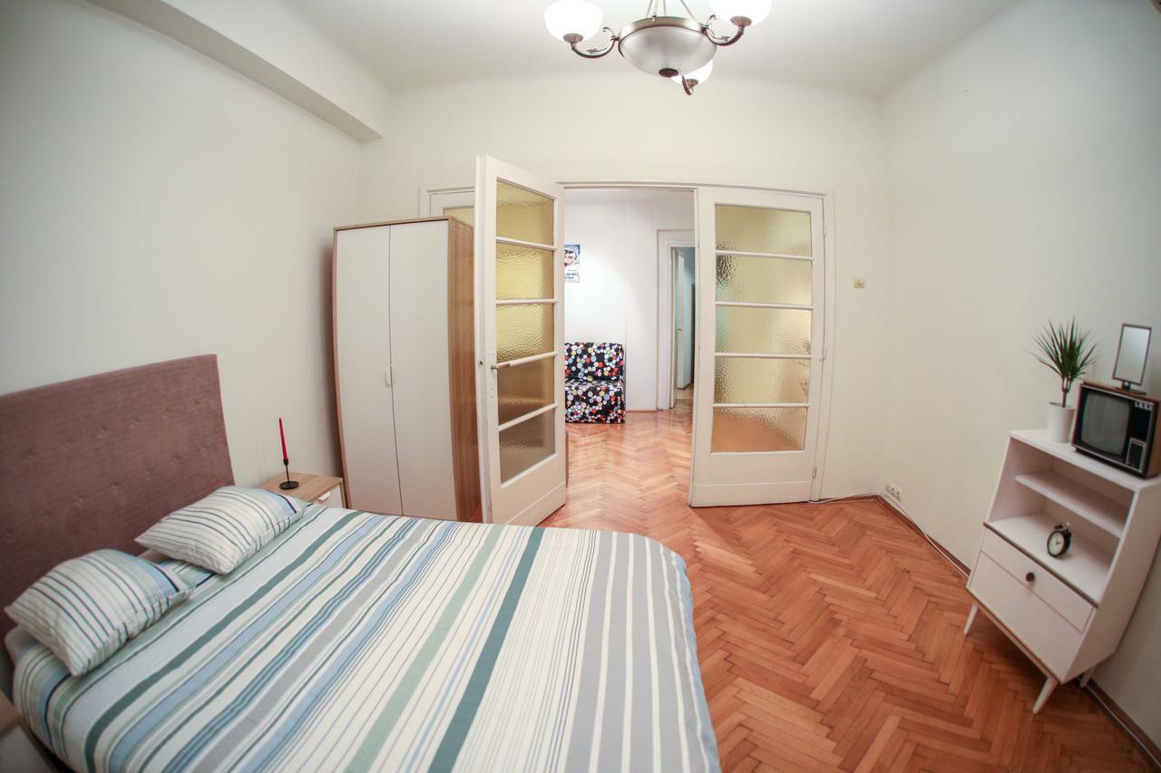 Color Apartments Franceza St Bucarest Esterno foto